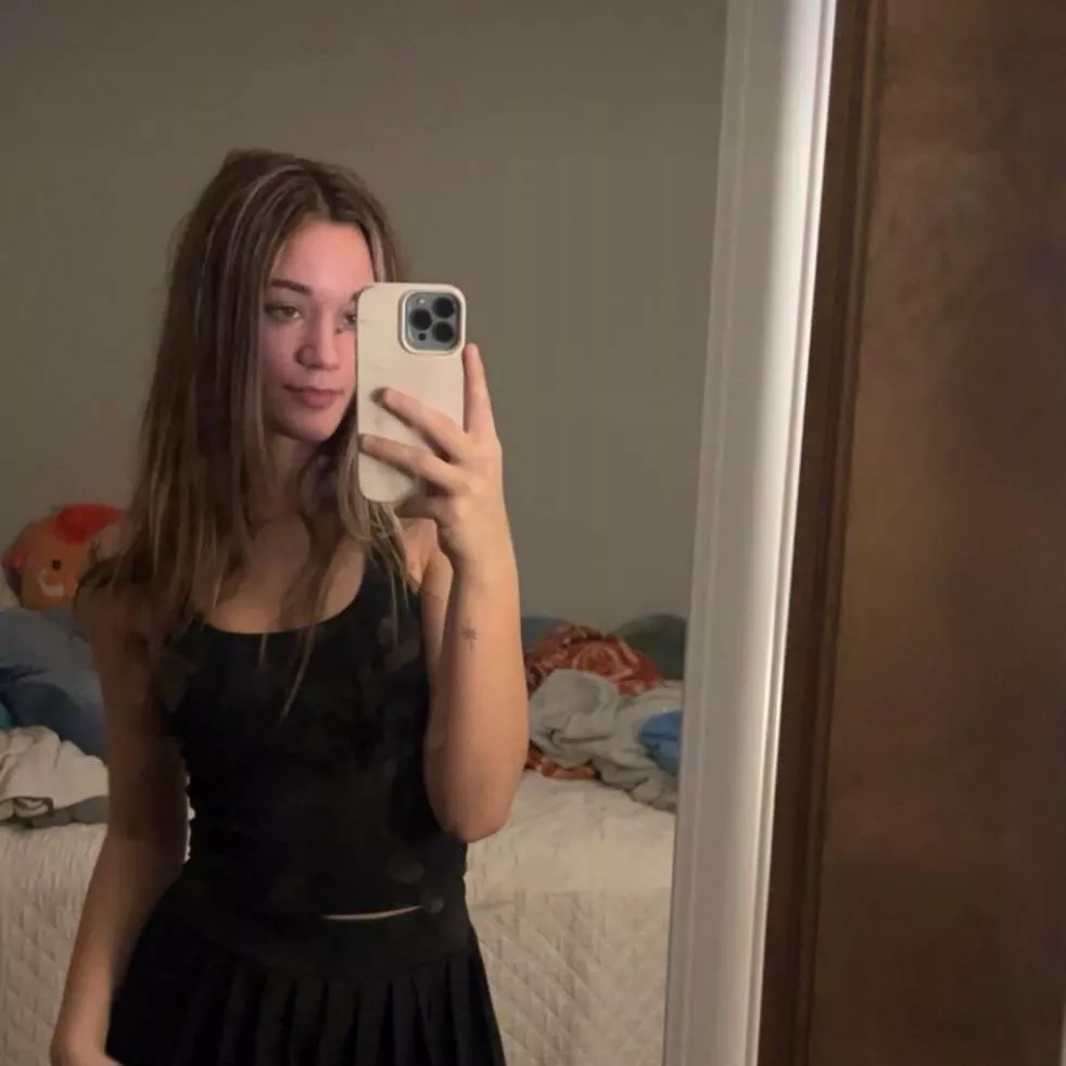 Is my body on your menu for tonight? posted by Deep-Noteworthy495