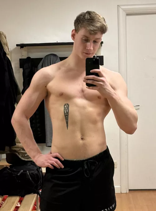 Join me in the locker room? by loose_goose2