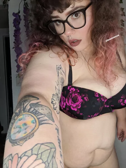 Just keep eating, just keep eating by fawnvenus