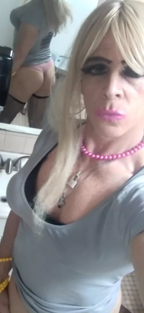 Need it pounded ! by Luv2eatcreampies69