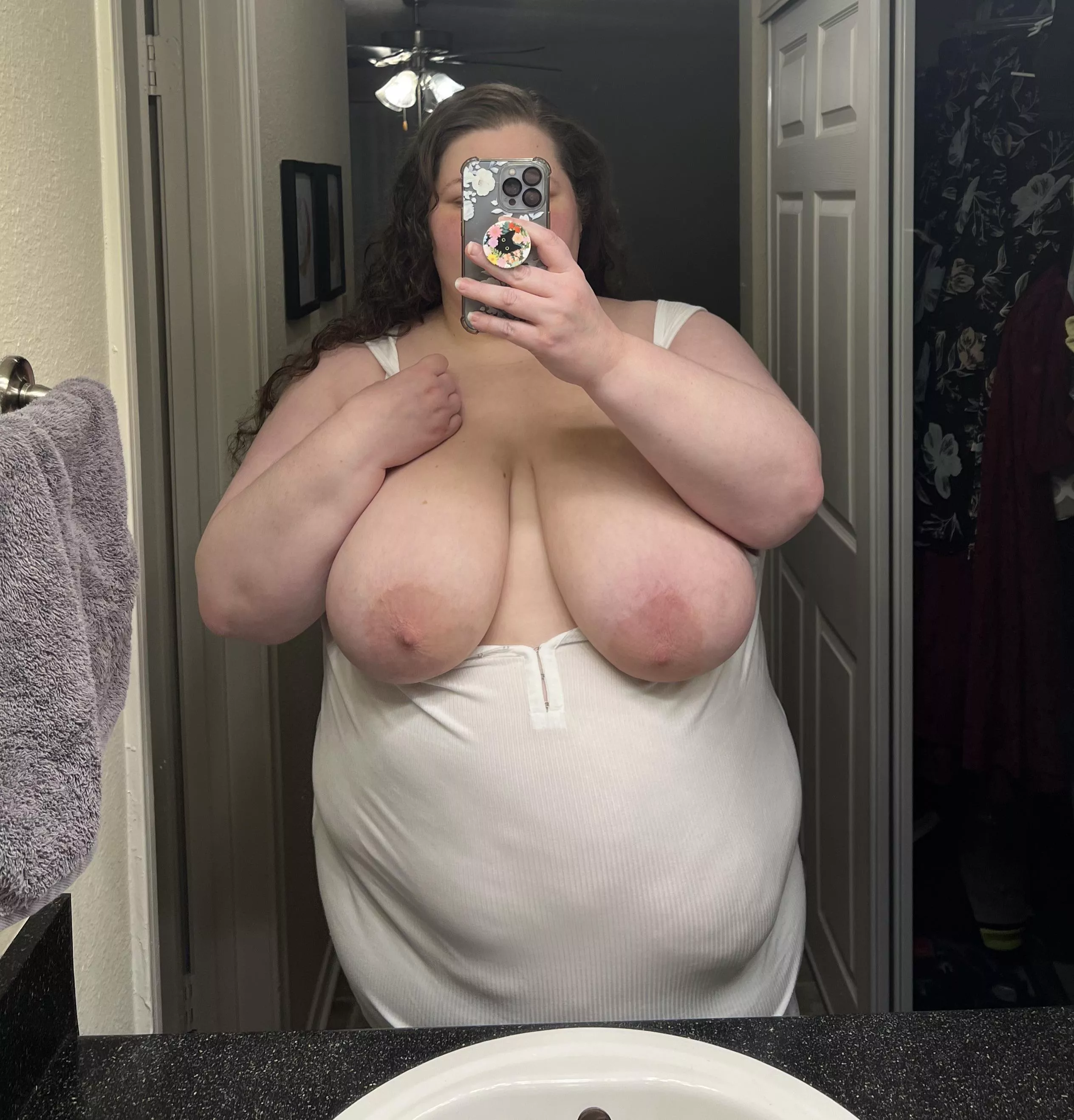 Need some late night inspiration? I’m here to help 😘 posted by arealhandful