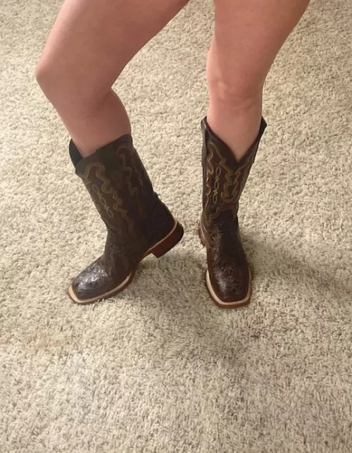 New boot goofin by Bustyfarmgirl