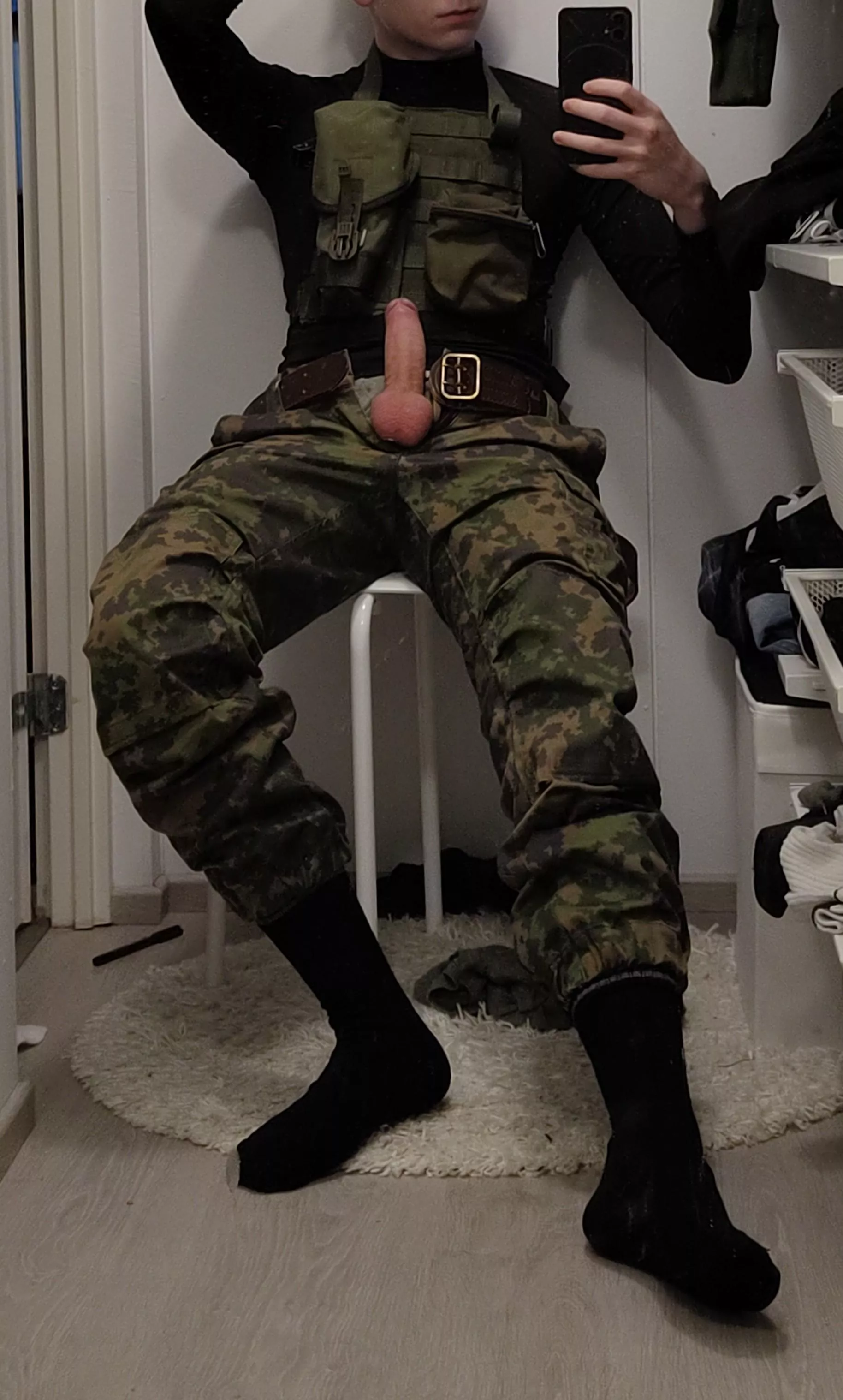 shh..🤫 we need to be quiet😈🥵 posted by TheHotLeo