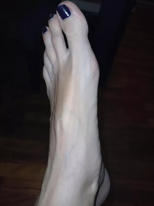 thin foot by claritafeet