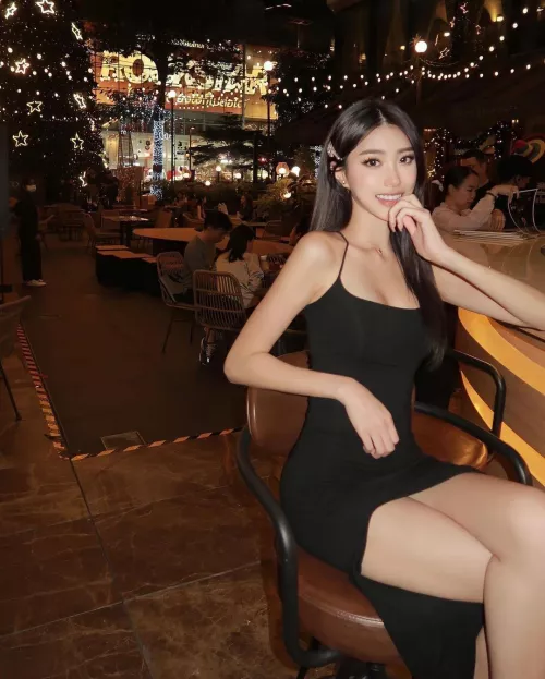 Thoughts on her? by redmiek