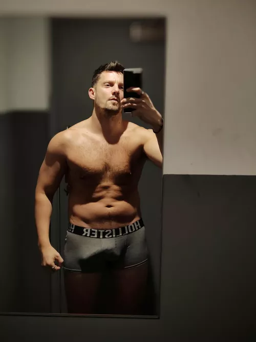 What did you notice first about this British Professor? by No_Post8064