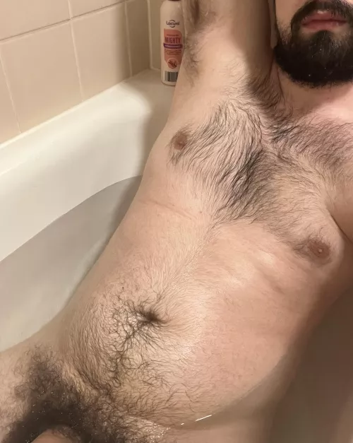 You like hairy alphas?💪🏼💦 Dms open😈 by HungYoungAlpha-