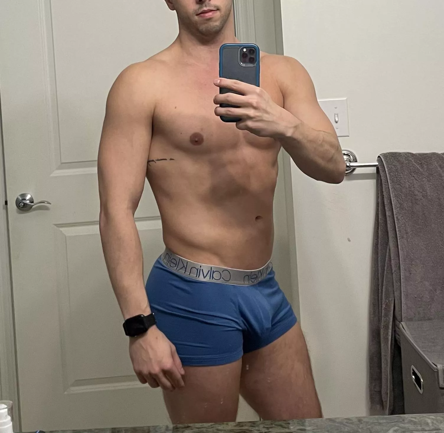 (27) hmu posted by SomeJock_26