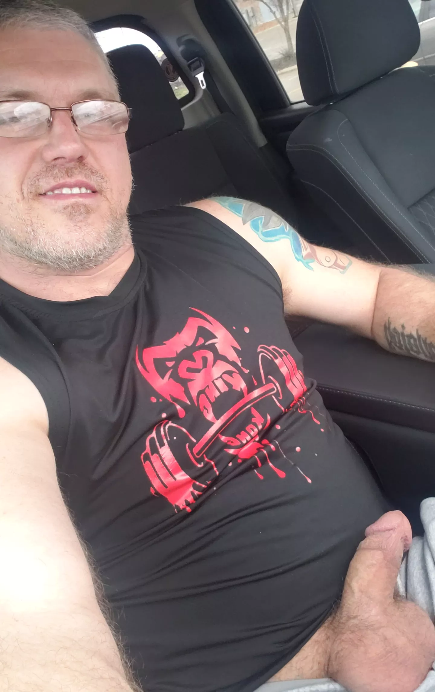 (40) Post workout pic posted by JohnnyNoShoes71