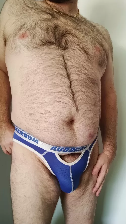 (42) Anyone want to chat? DMs open by th1rstyb0y