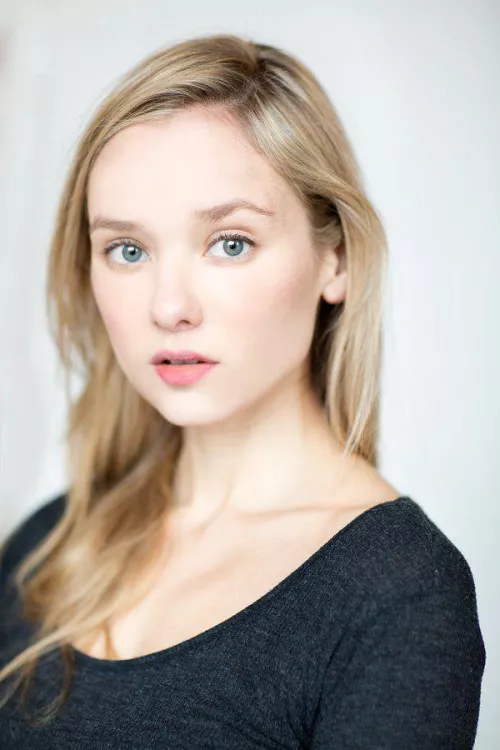 Alexandra Dowling by Fatta_the_lan1992