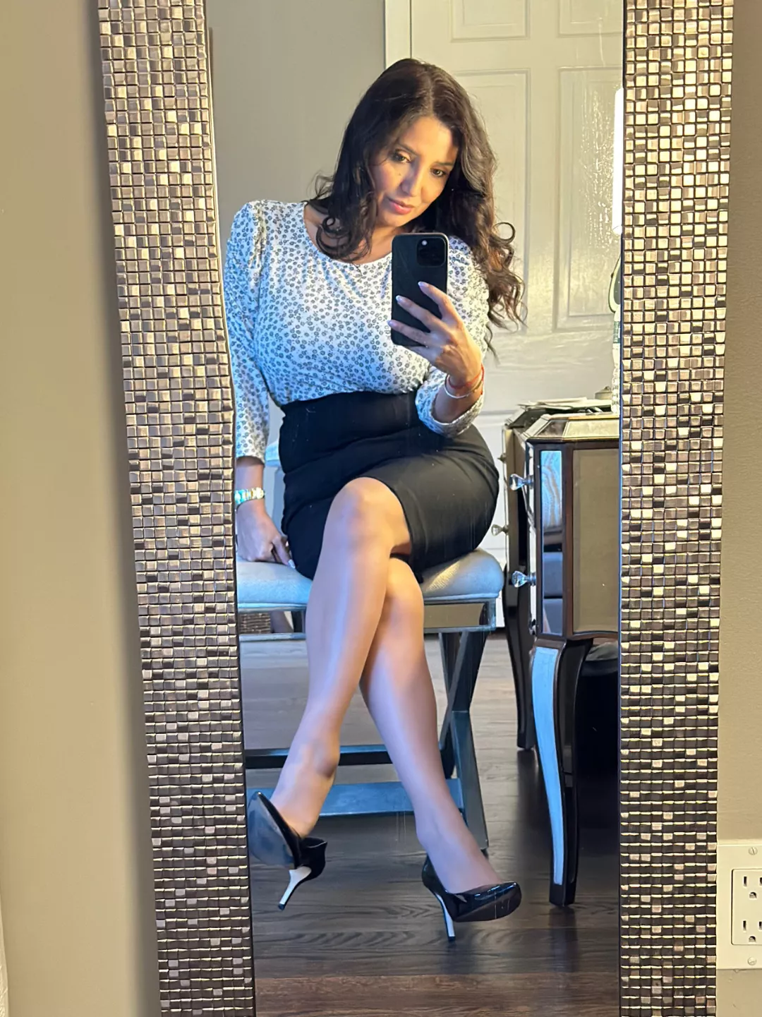 Almost invisible tights posted by LatinaSeven7