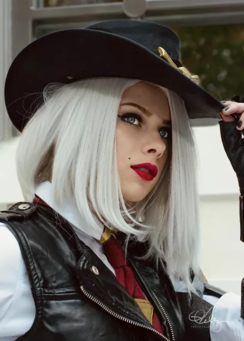Ashe from Overwatch by vlzpix