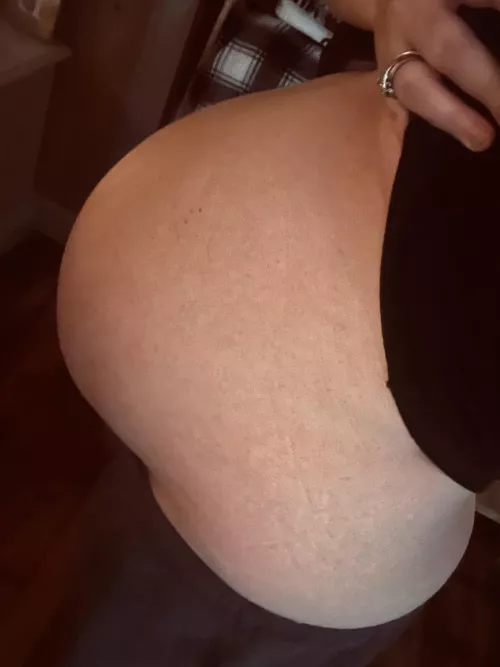 big swollen baby belly 🫶🏼 by Littlered1017