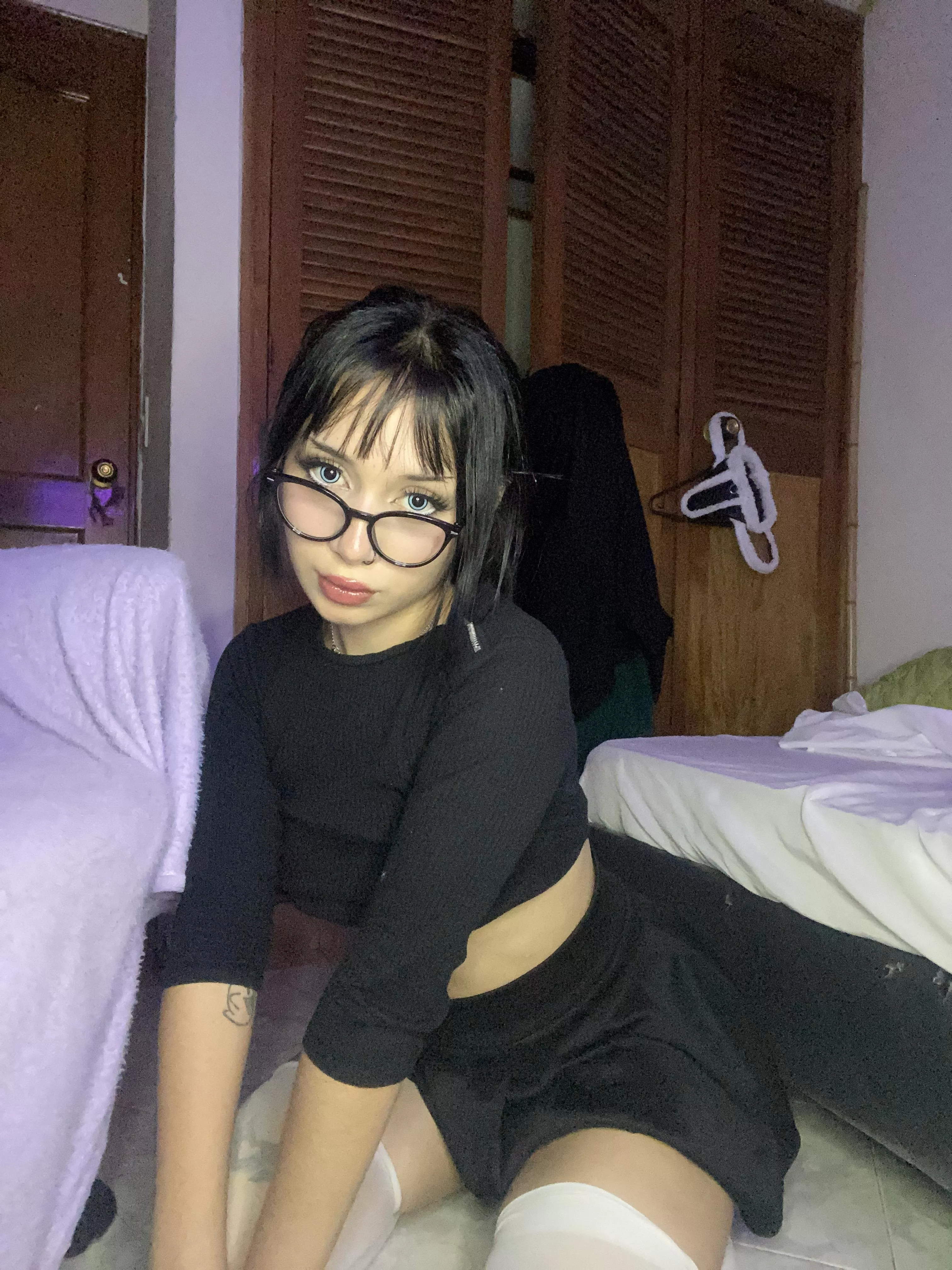 Come a lil closer posted by DsupremeKing