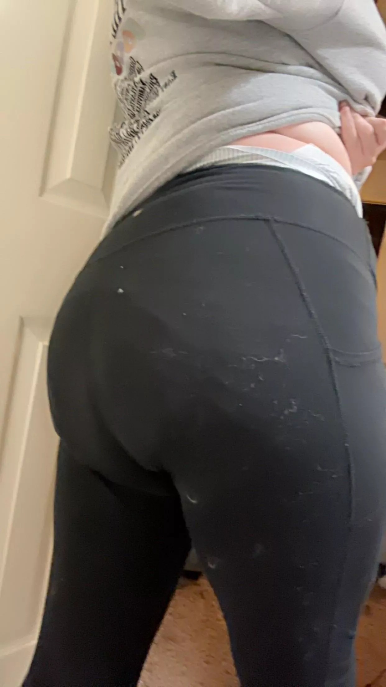 Diapie under my leggings.. posted by lilbarefootprincess