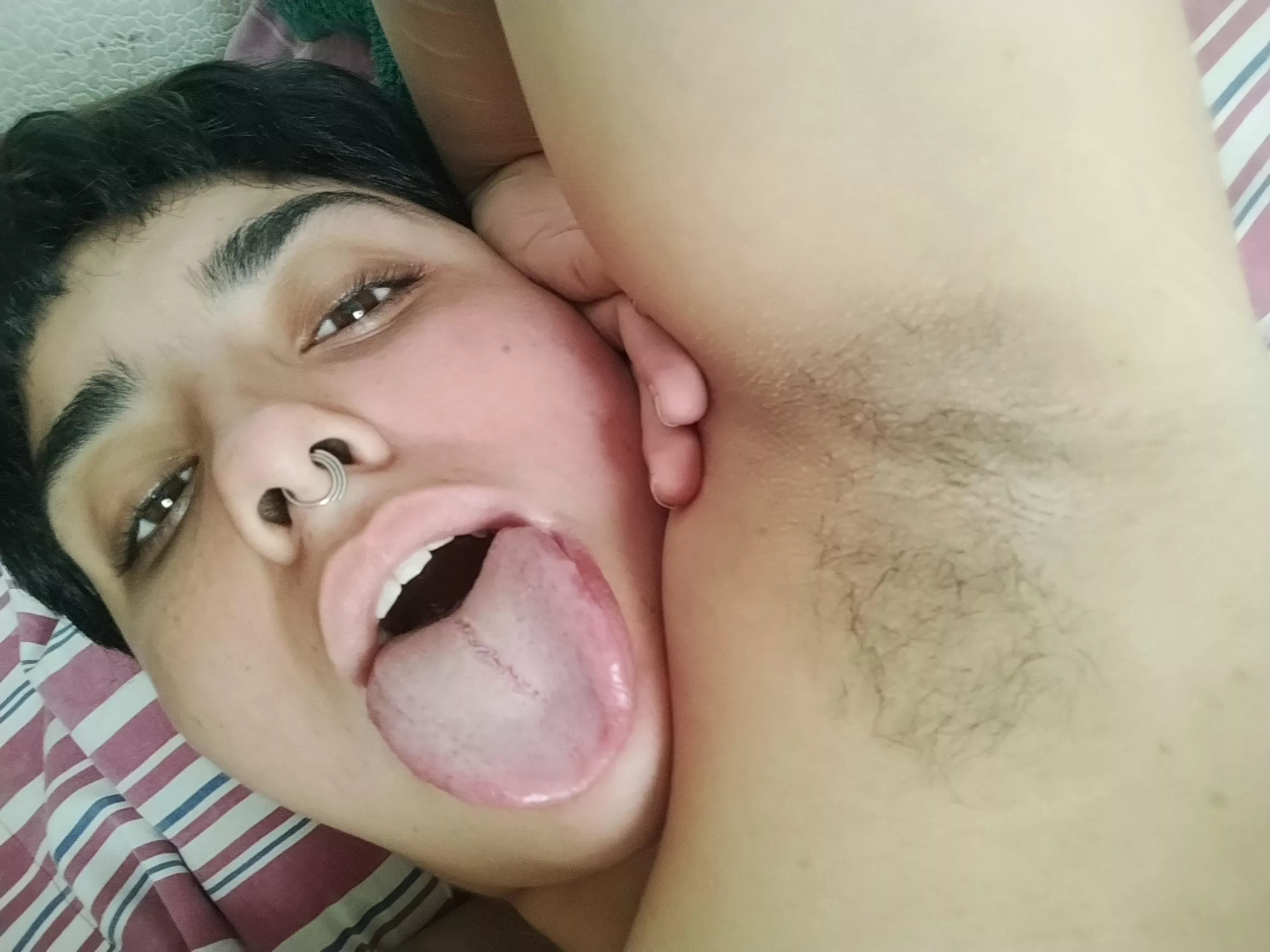 Do you wanna cum un my mouth or in my armpit? posted by lebrava