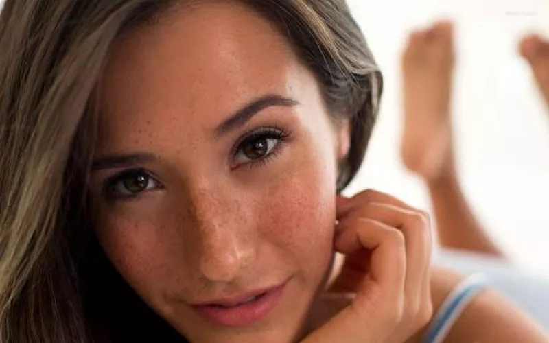 Eva Lovia by foxyaidra