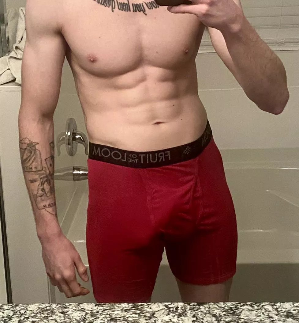 Everyone loves red 😈 posted by bigsecret21