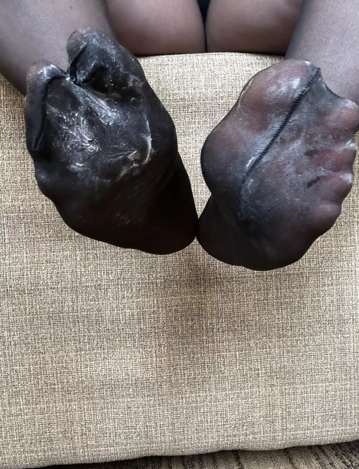 Have you ever cum on a girls feet posted by oilytoedbabe