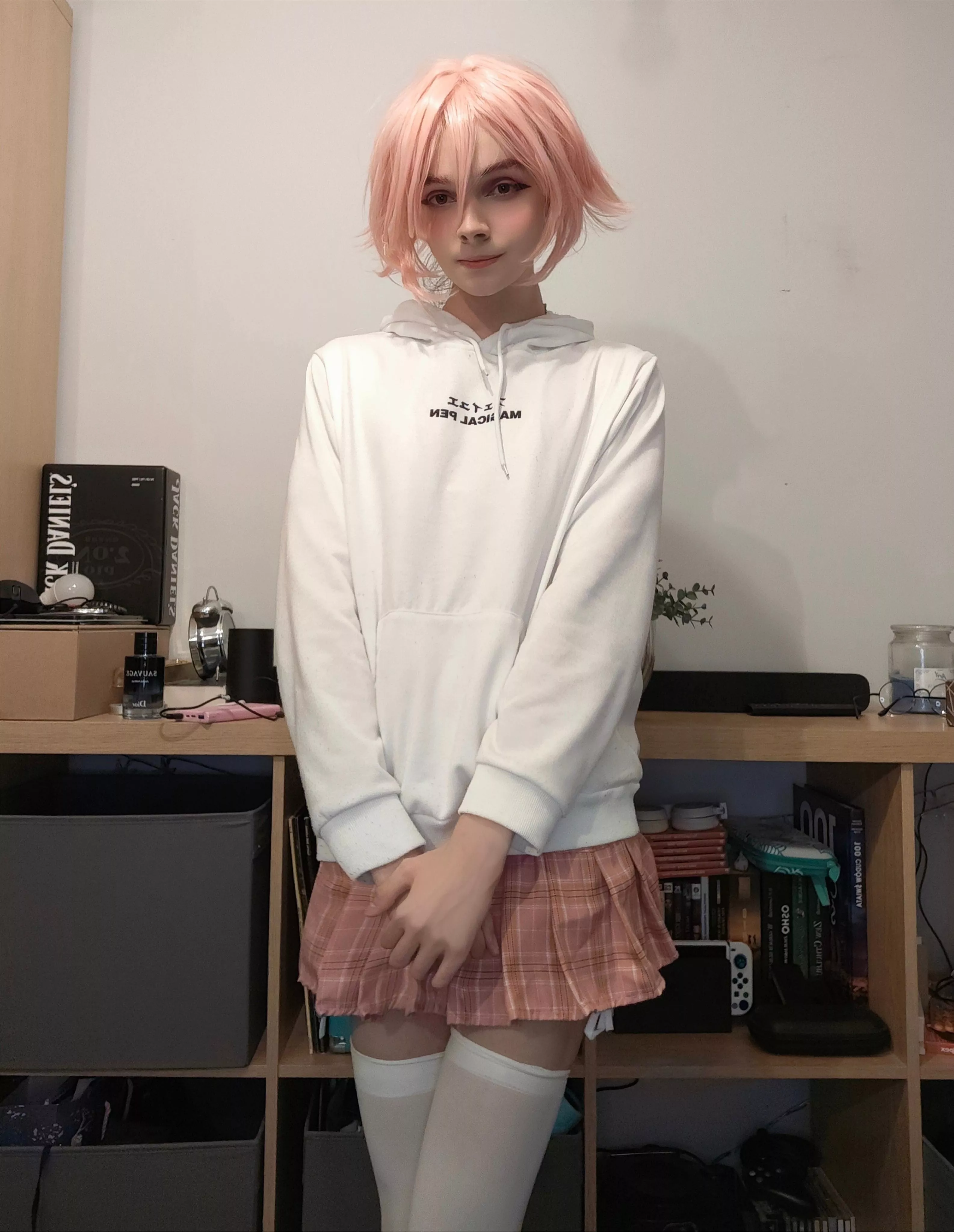 Hi :3 feeling cute and feminine posted by MaxHamster69