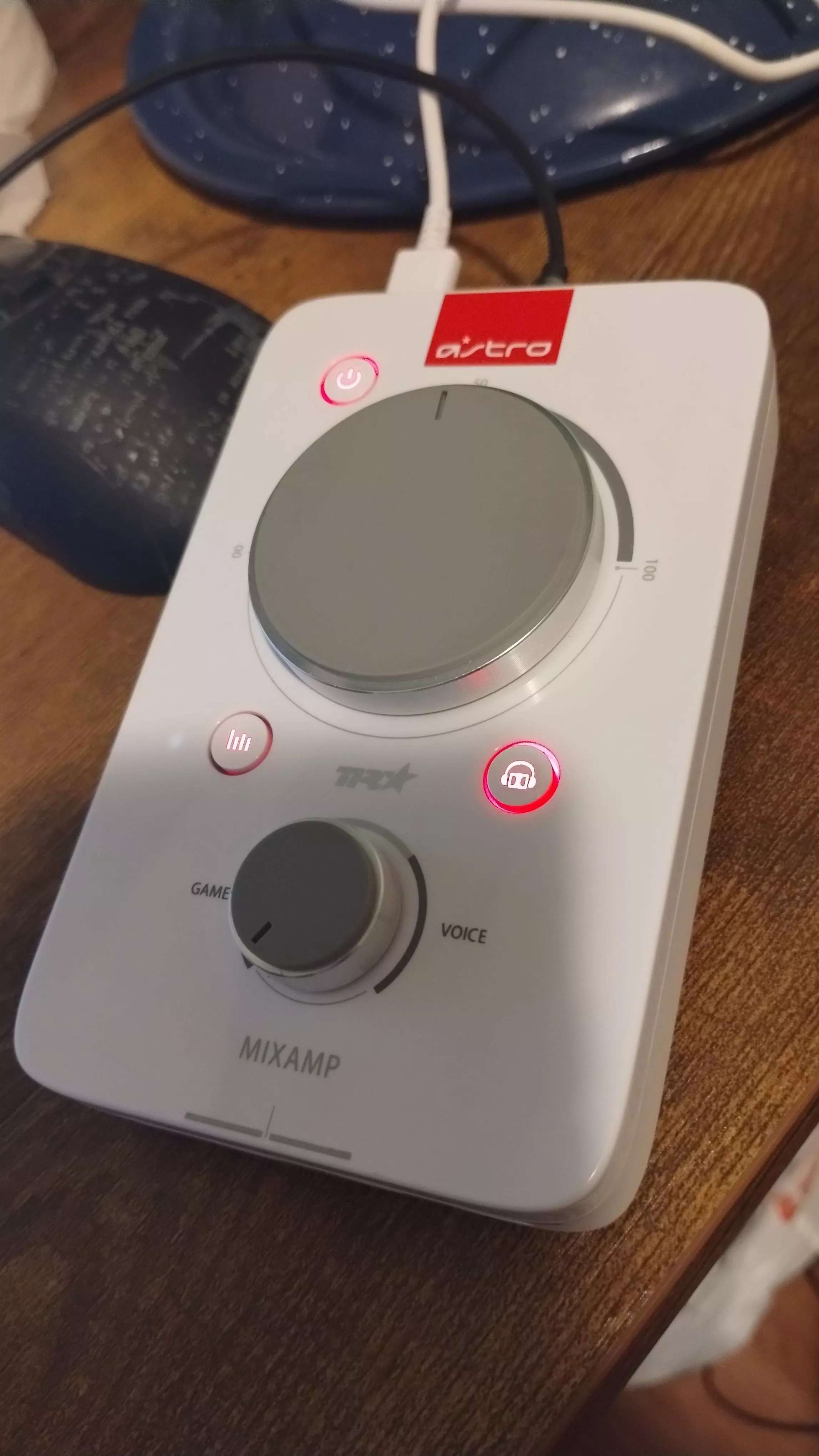 How to adjust volume using physical controls? posted by Alex-browsing