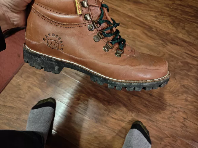 I wore my razorbacks in the salty northeast. I know some oils with surface on Jim Greens, but I'm wondering in I should clean and condition them at this point considering the ne conditions. I gave the right oil and brushes but no leather soap by Due__