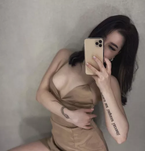 I'll be your hottest secretary by Treenr