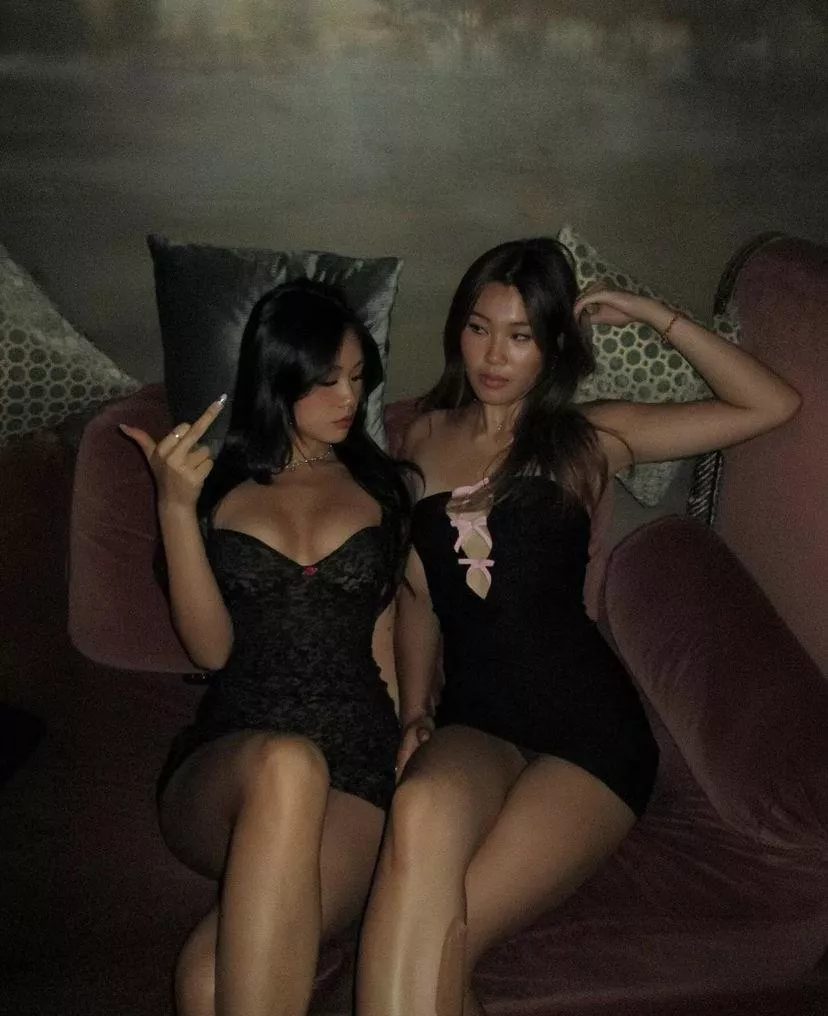 Left or Right wwyd posted by BeautifulMusician754