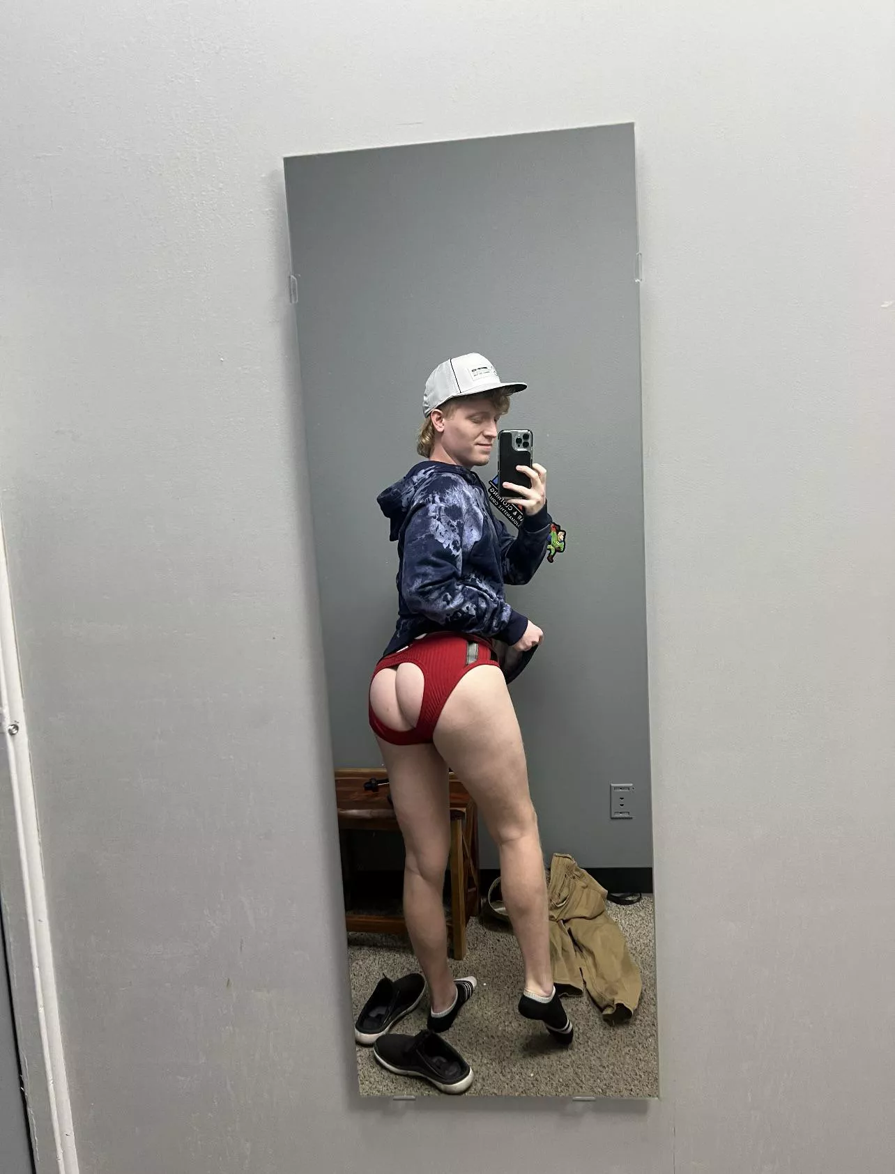 Looked so good in these underwear 💦 too bad no one came by to check me out posted by NakedSpaceBoy