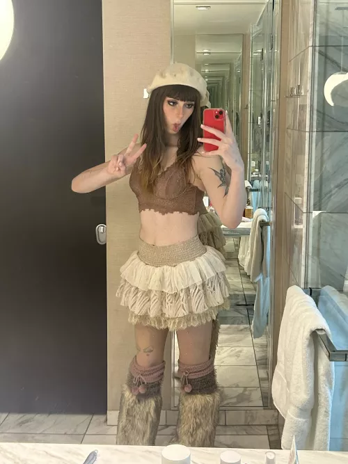 New outfit!! I’m feeling so cute!!🤭🤎 by ThetransfairySFW