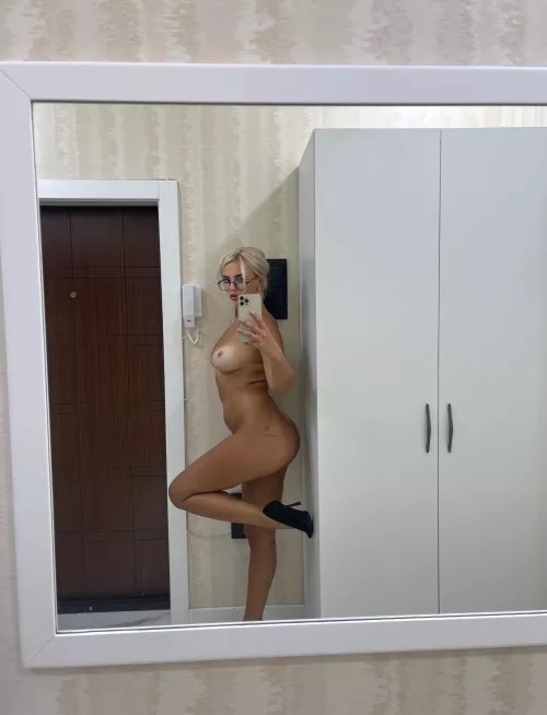 Selfie goals: seductive, satisfy, thank by Fondlyoutput