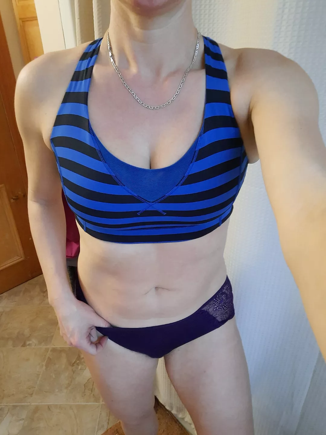 Some post-run titty sweat posted by Authenticmilf