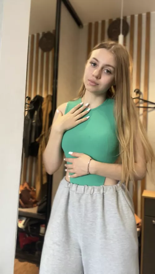 That girl wants to be punished😏 by HeavyVegetate