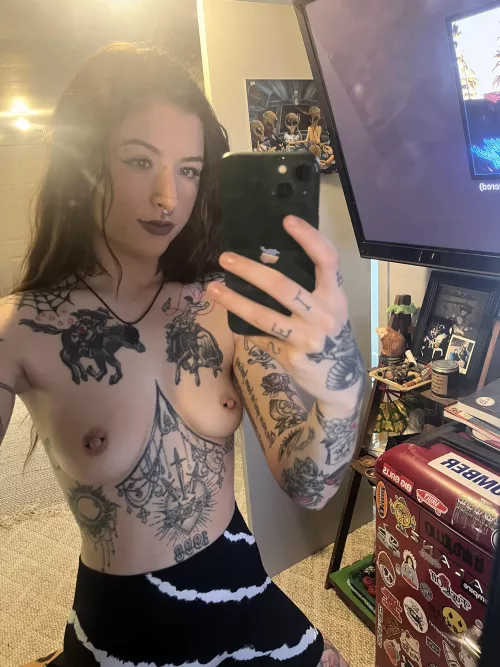 The smaller the girl, the better in bed by NoisilyFlui