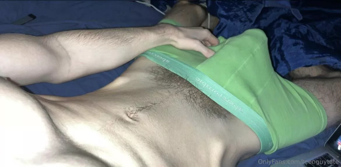 think my underwear’s too small 😅 posted by tatebwc