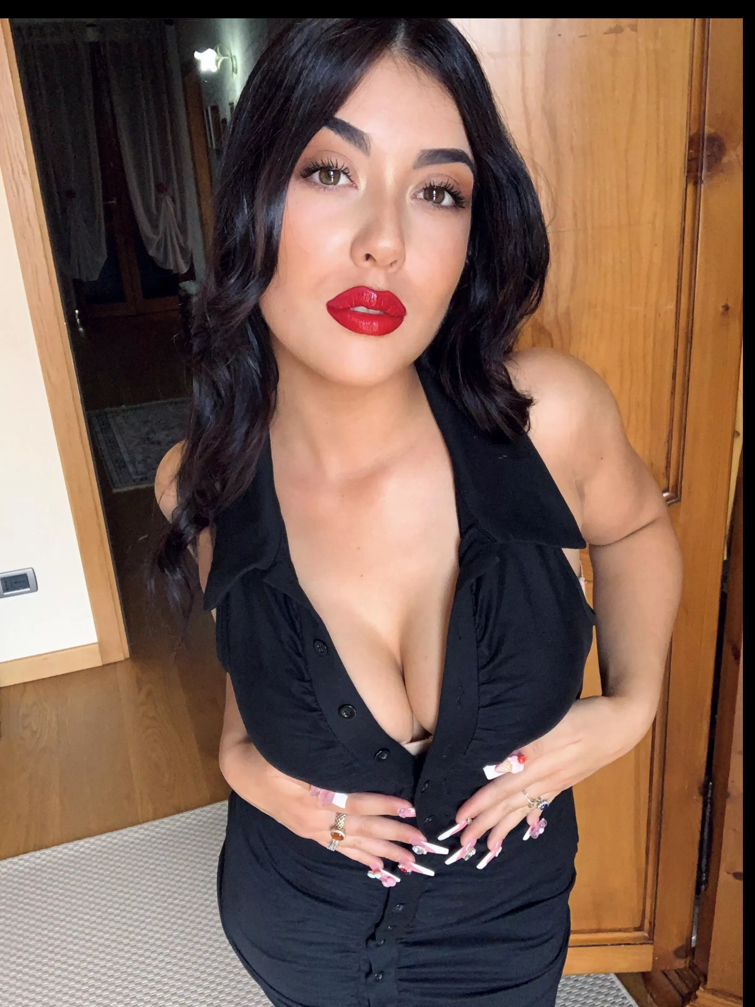 this is my favourite dress with full of surprises posted by Bigass-You-Can-Eat