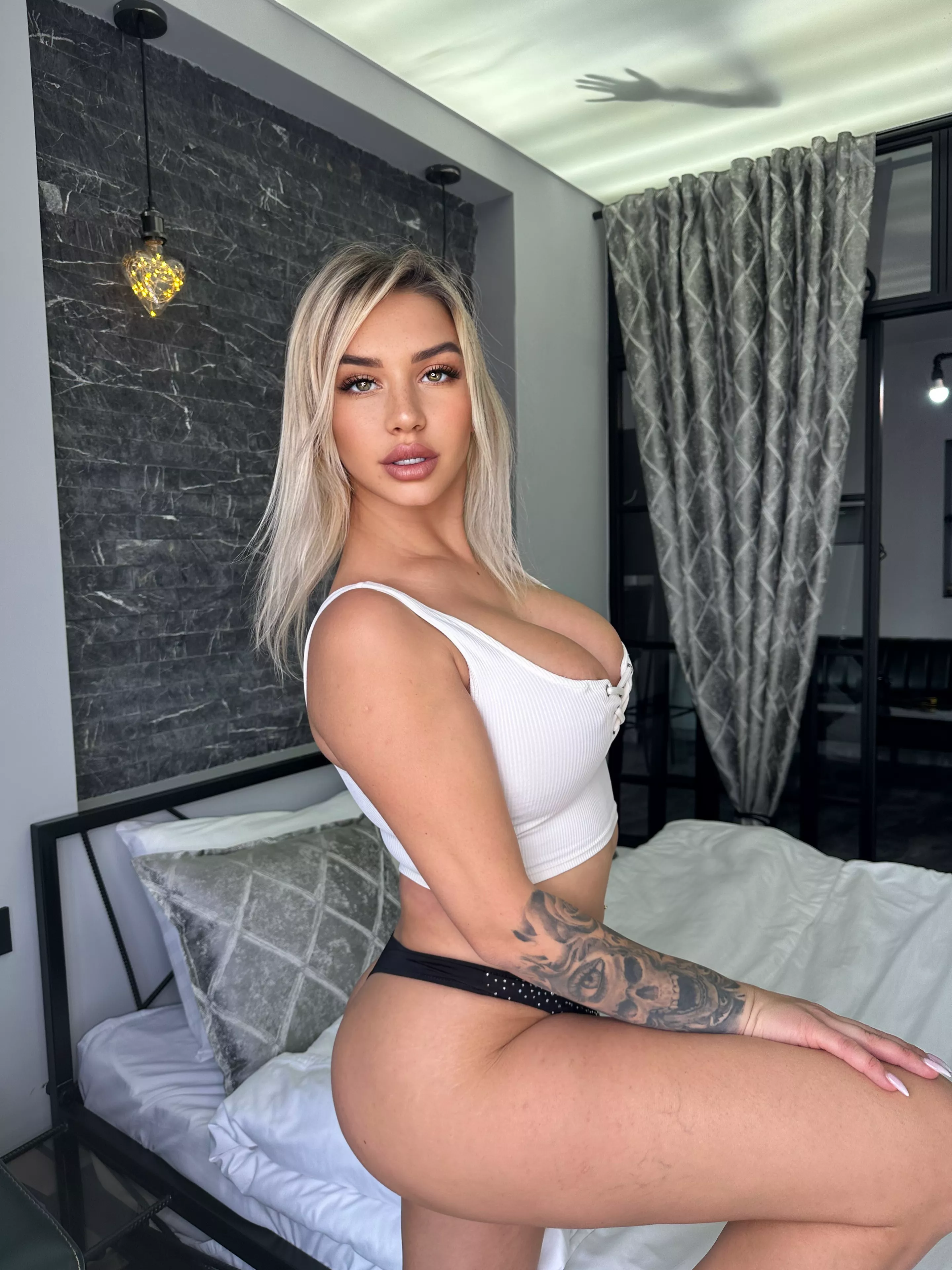 Wanna fuck on the first date? posted by OFYoursecret777