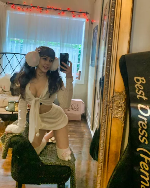 wearing these cause my sis and her bf are too noisy 18f by smolrug