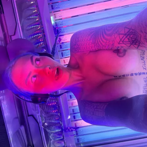 white hottie by TrickVivid