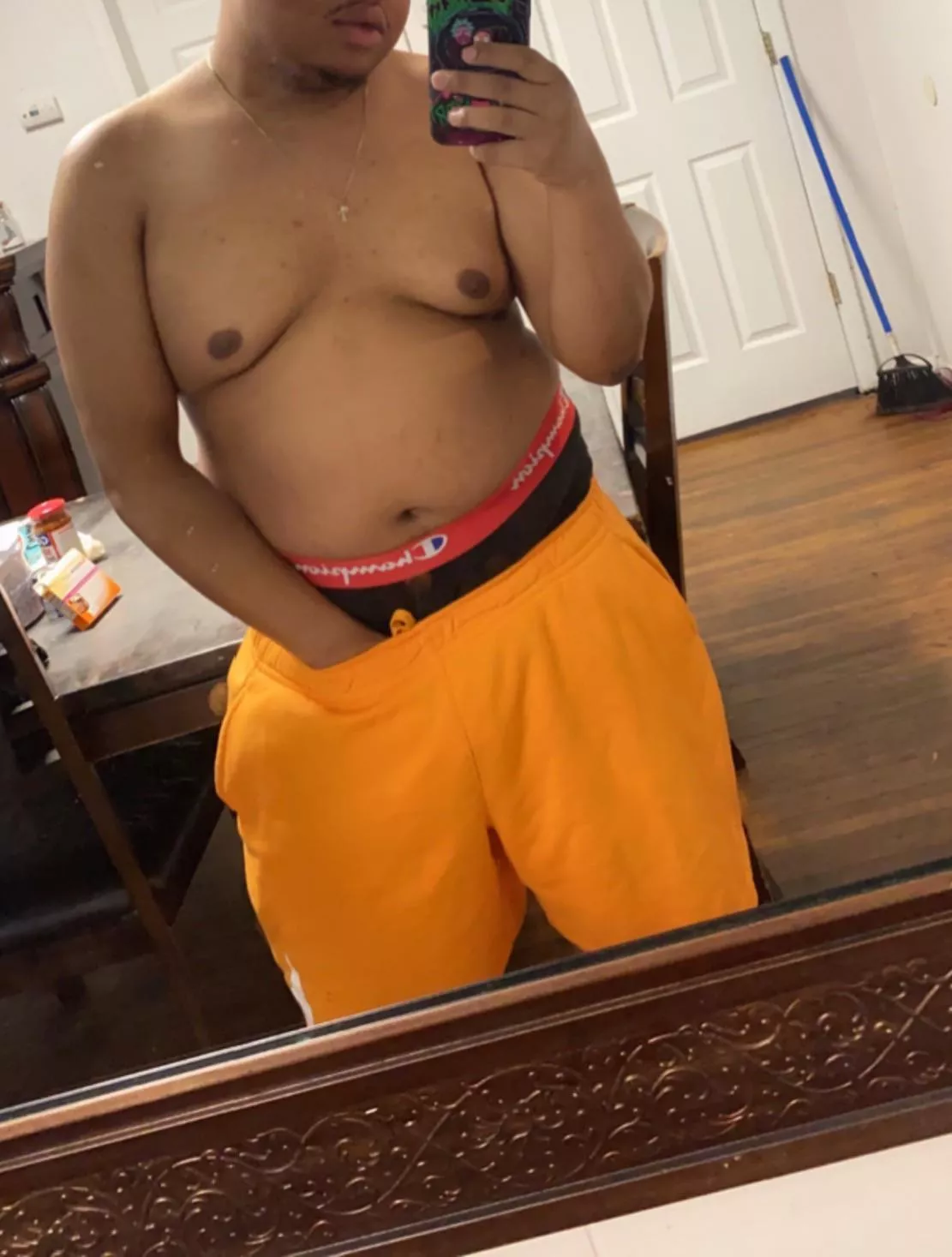 (25) Any cute single guys wouldn’t mind talking? Send me a message posted by spookygamerbro