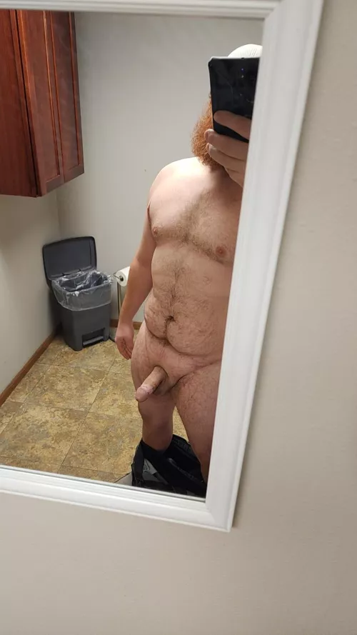 [30] chubby bearded countryboy wishing everyone a good Monday feel free to dm me by Midwesterncock