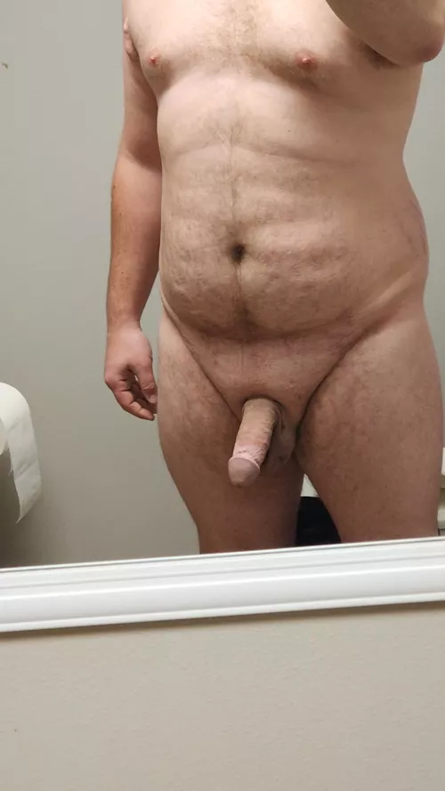 [30] chubby dad bod bored as hell after watching that game by Midwesterncock
