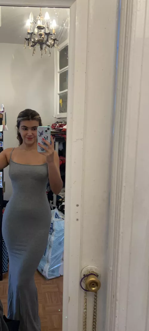 Always feeling better in a tight dress😋 by ripemangobaby