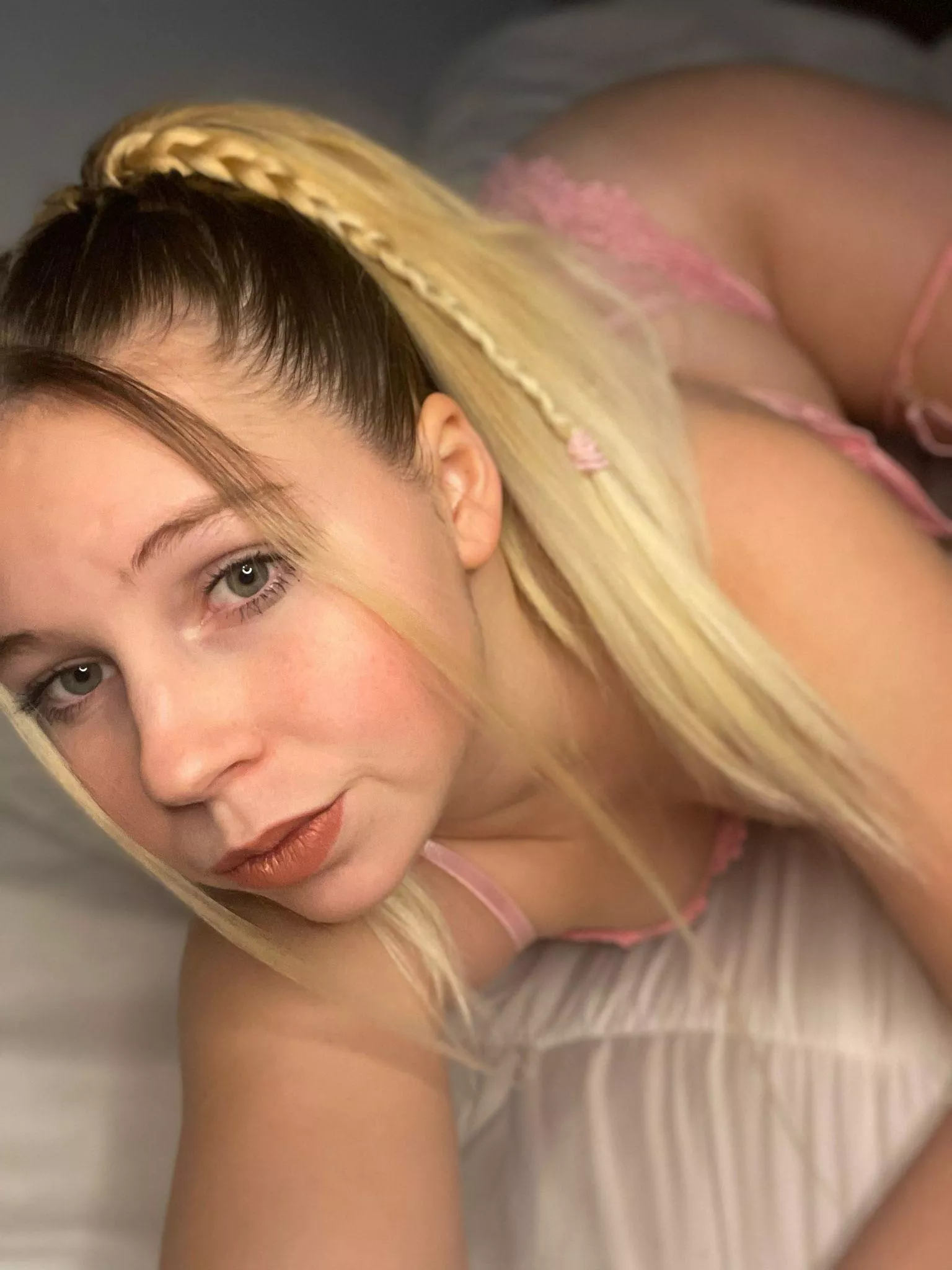 Behind an innocent face lies a true nymphomaniac posted by Beauty_Evil