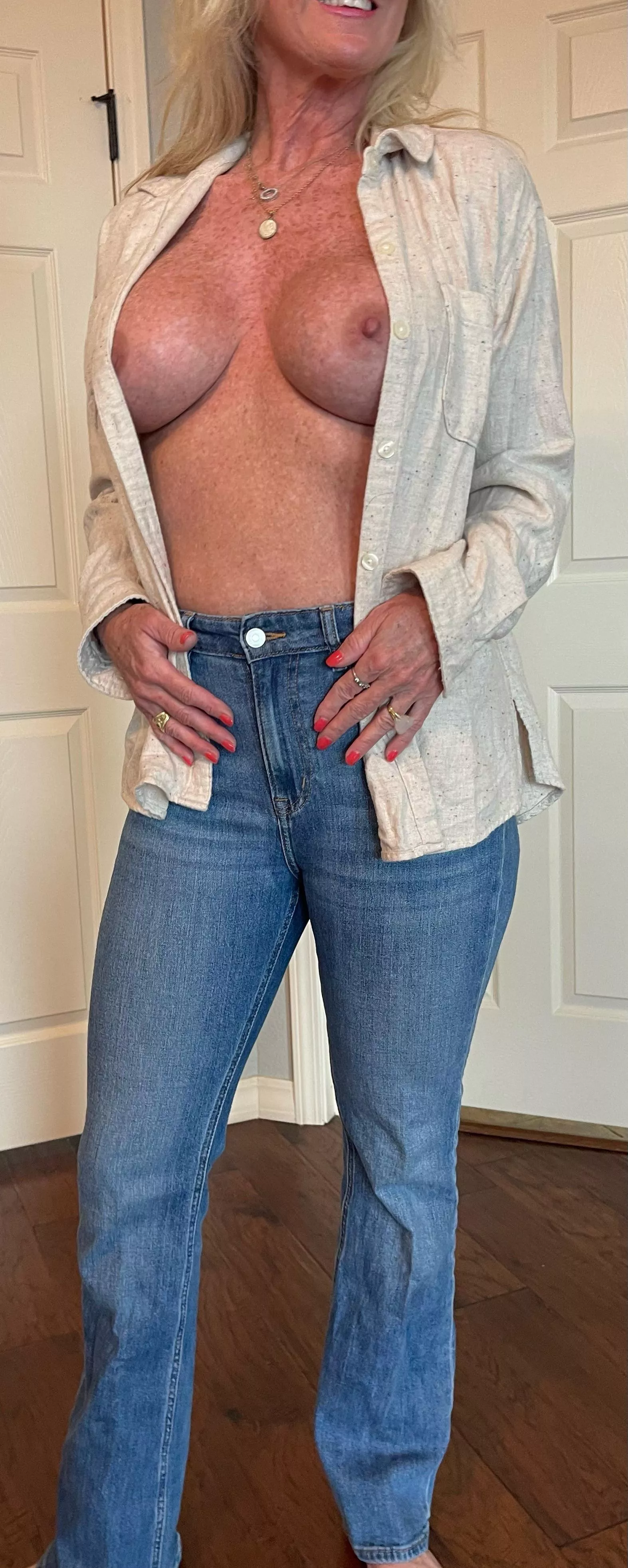 Braless Mondays take the blues away posted by NawtyHellcat