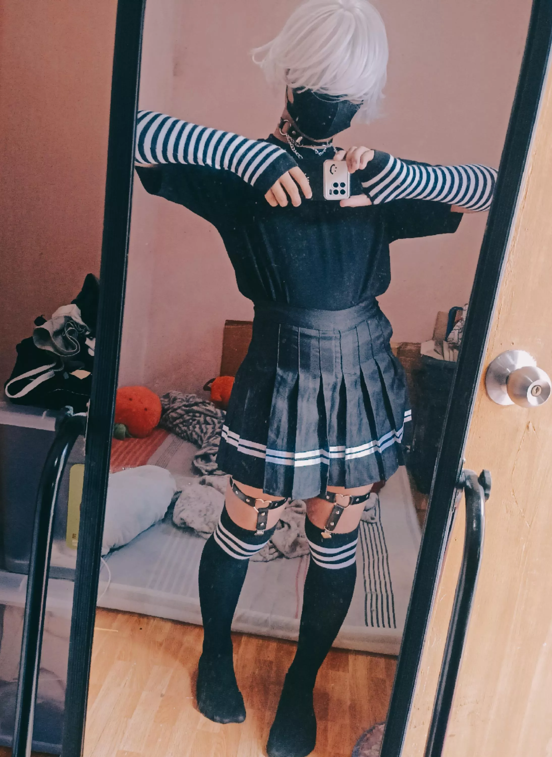 did a little photoshoot earlier :3 posted by cold-0190