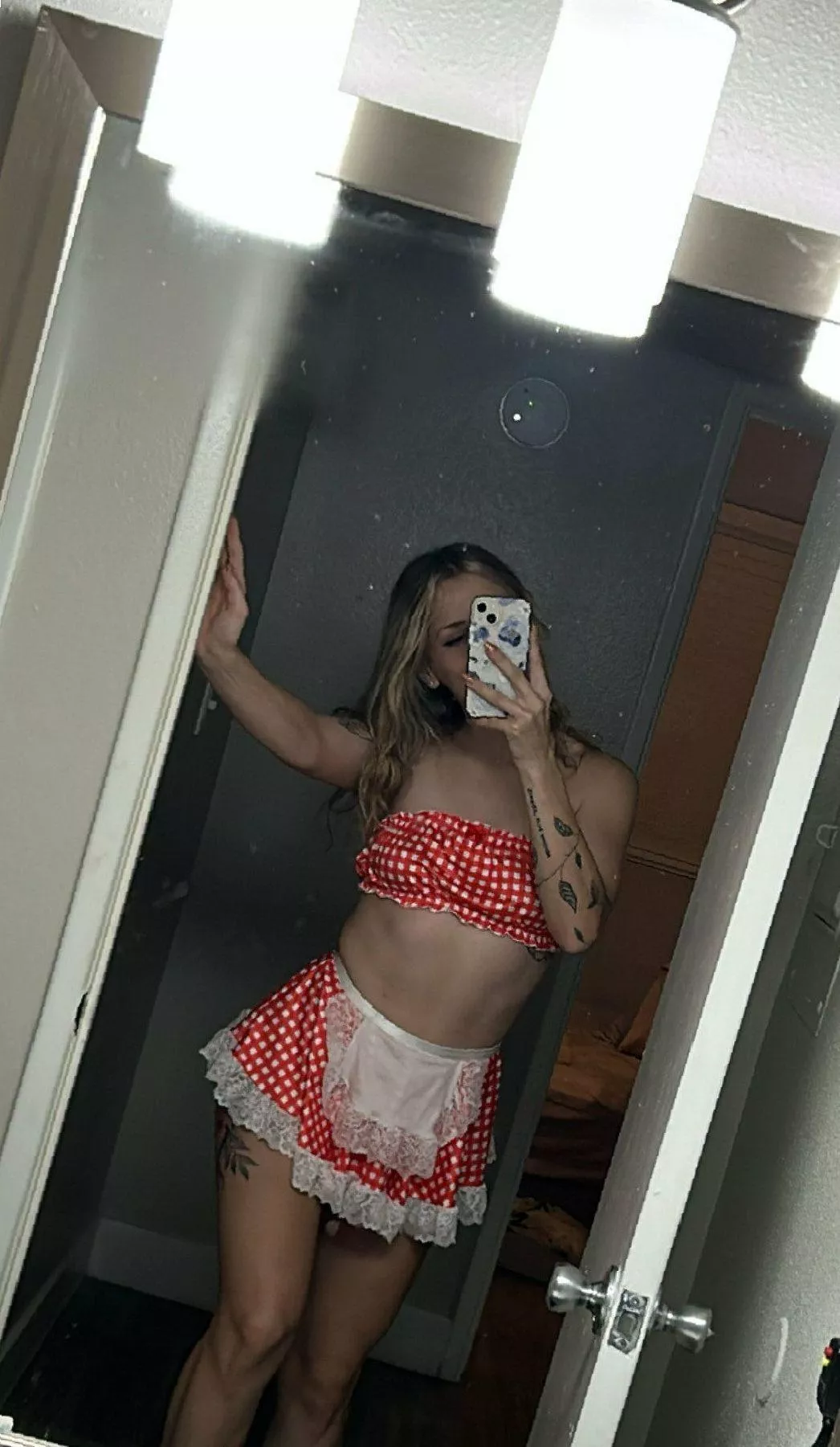 Eatme! Right now posted by kelly1659