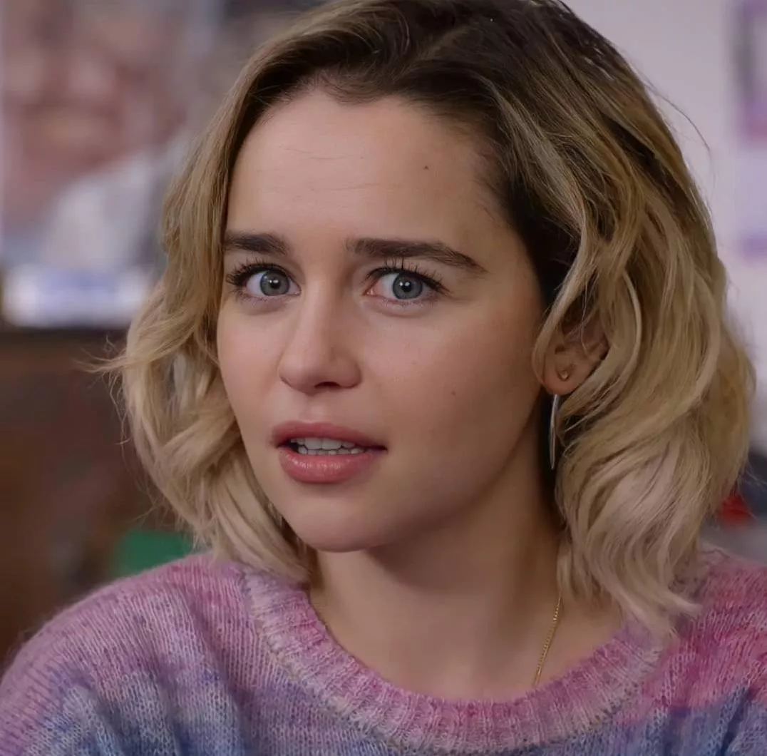 Emilia Clarke posted by oblique_shockwave