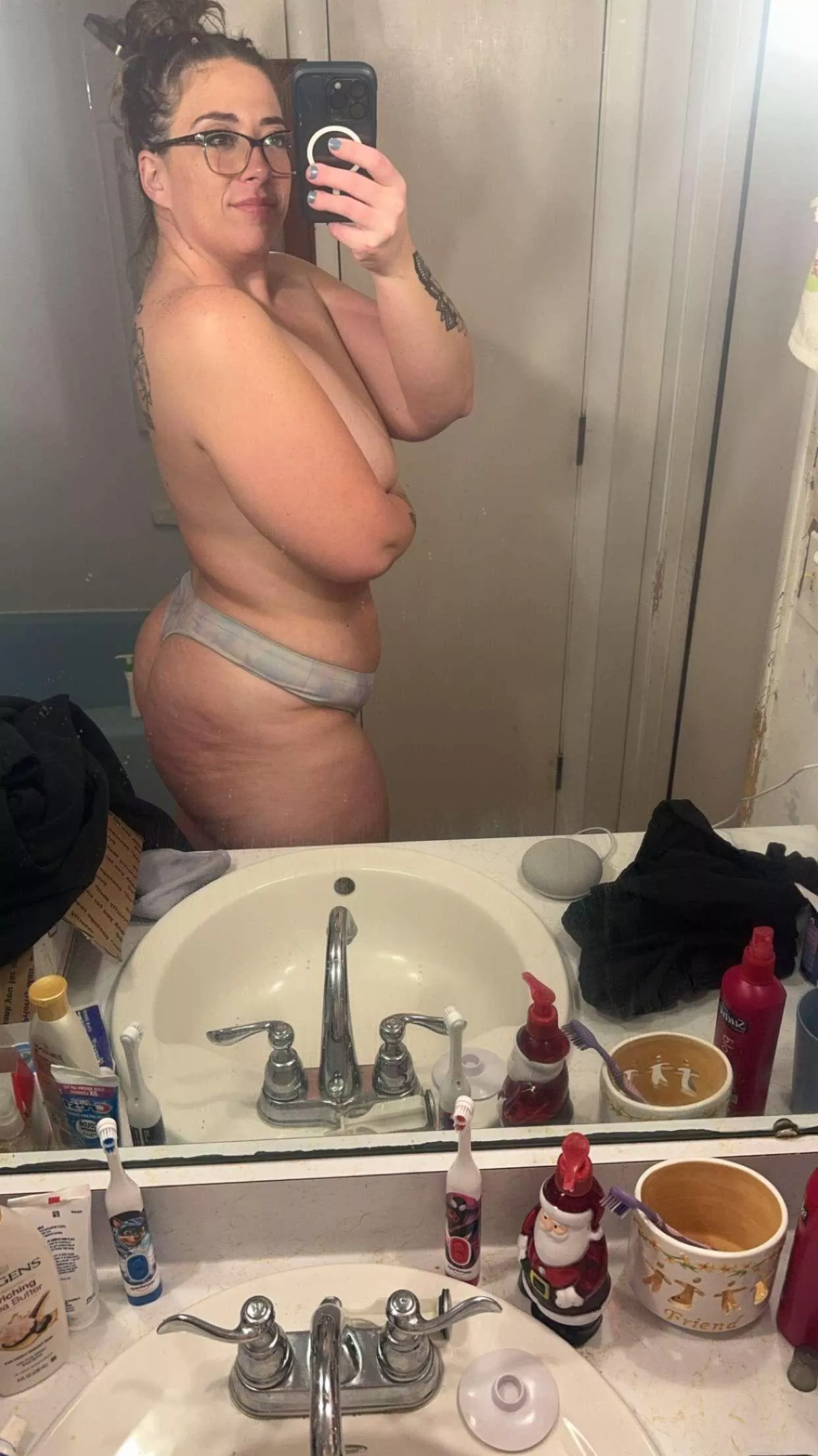 Felt cute before work posted by Rosie2thicc